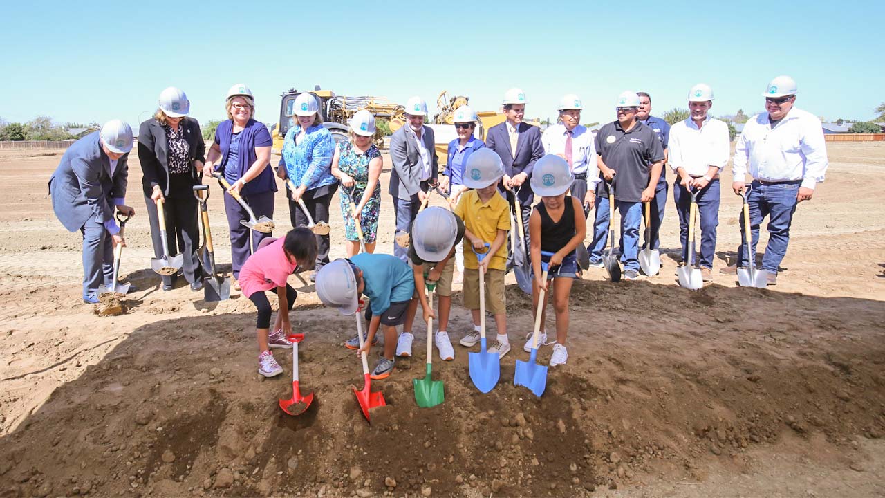 Photo of Mendota Unified children participating in the AMOR groundbreaking