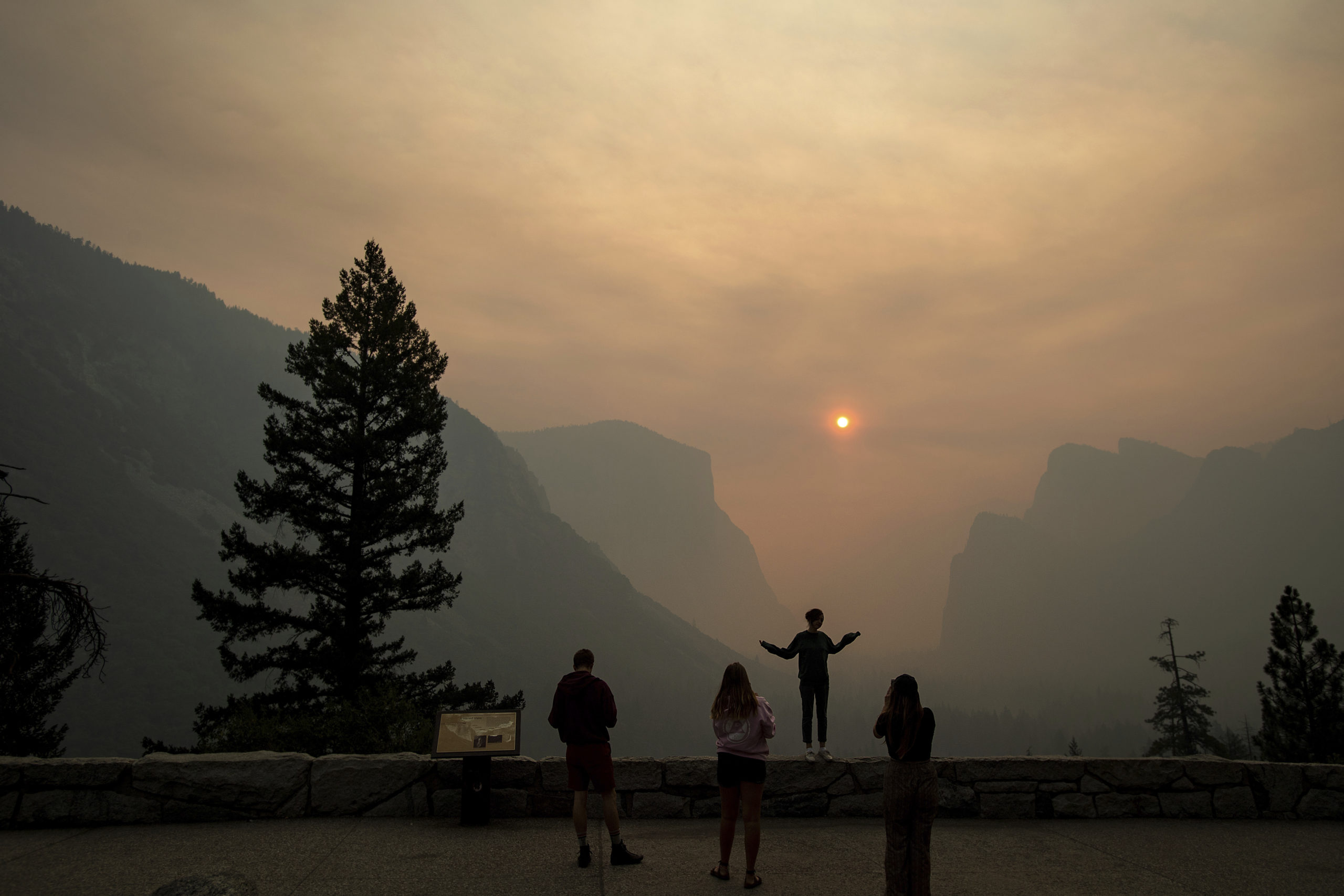 Photo of Ferguson Fire smoke filling Yosemite National Park