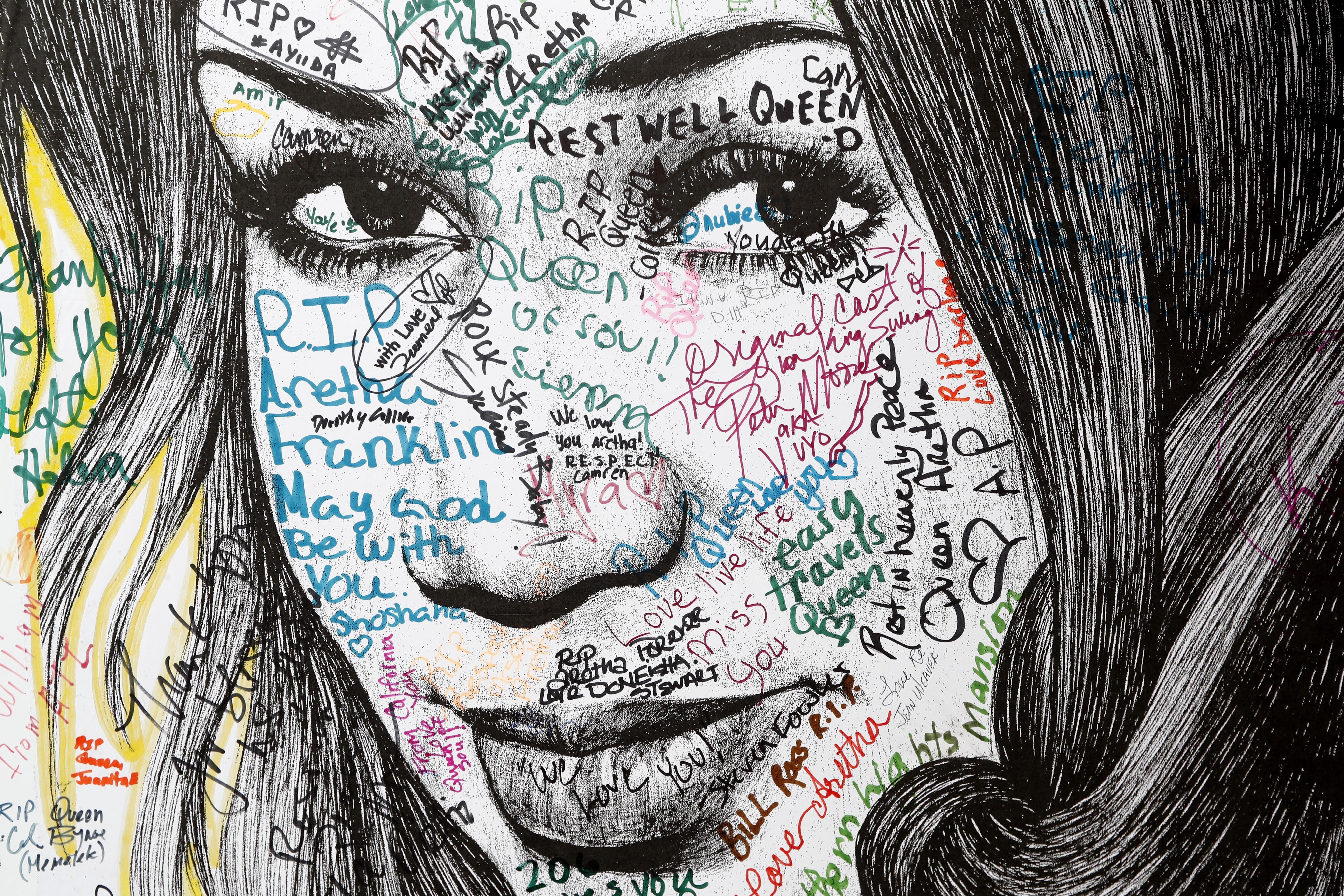 Photo of messages written to the late Aretha Franklin