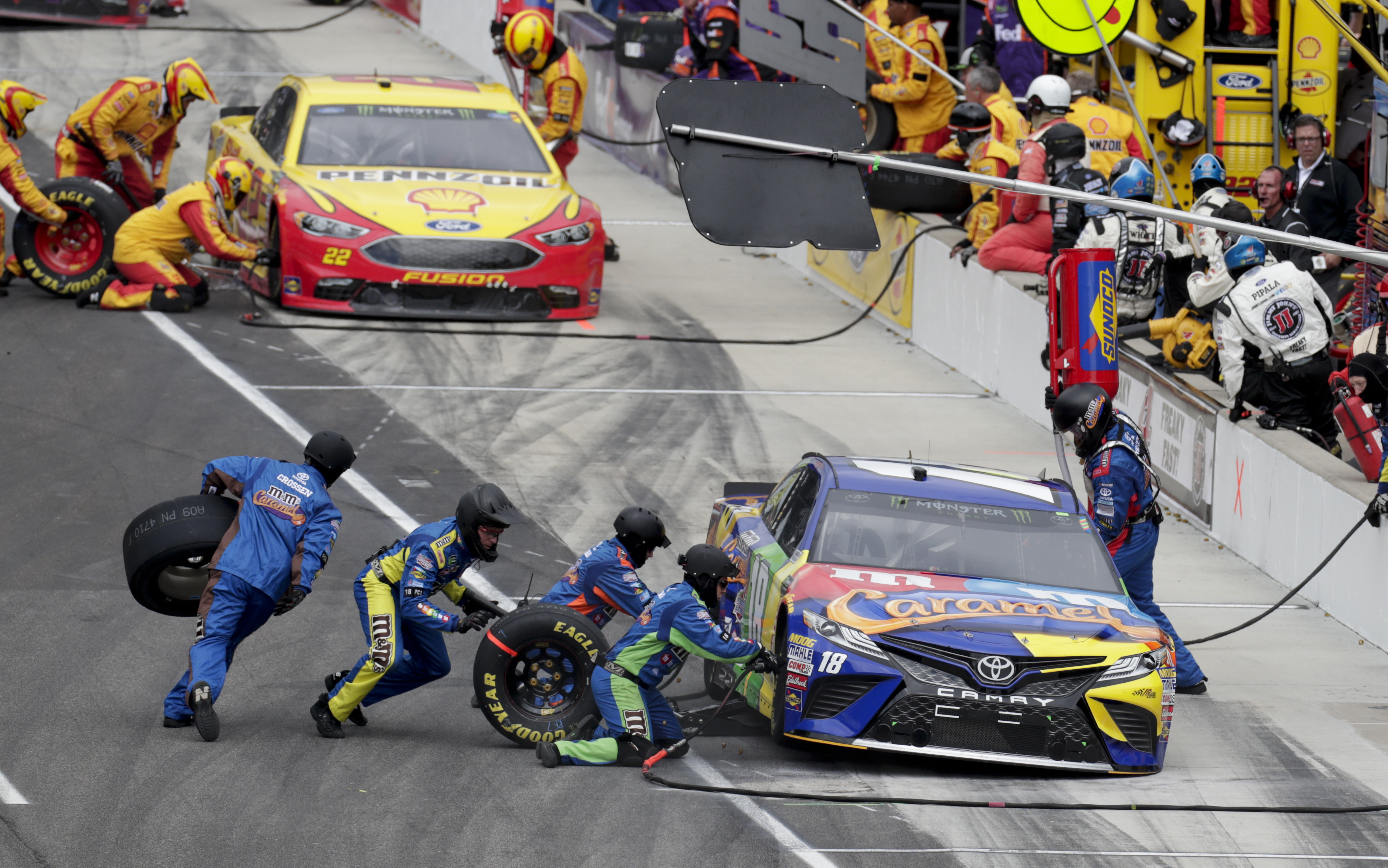 Photo of Kyle Busch's car in the pits