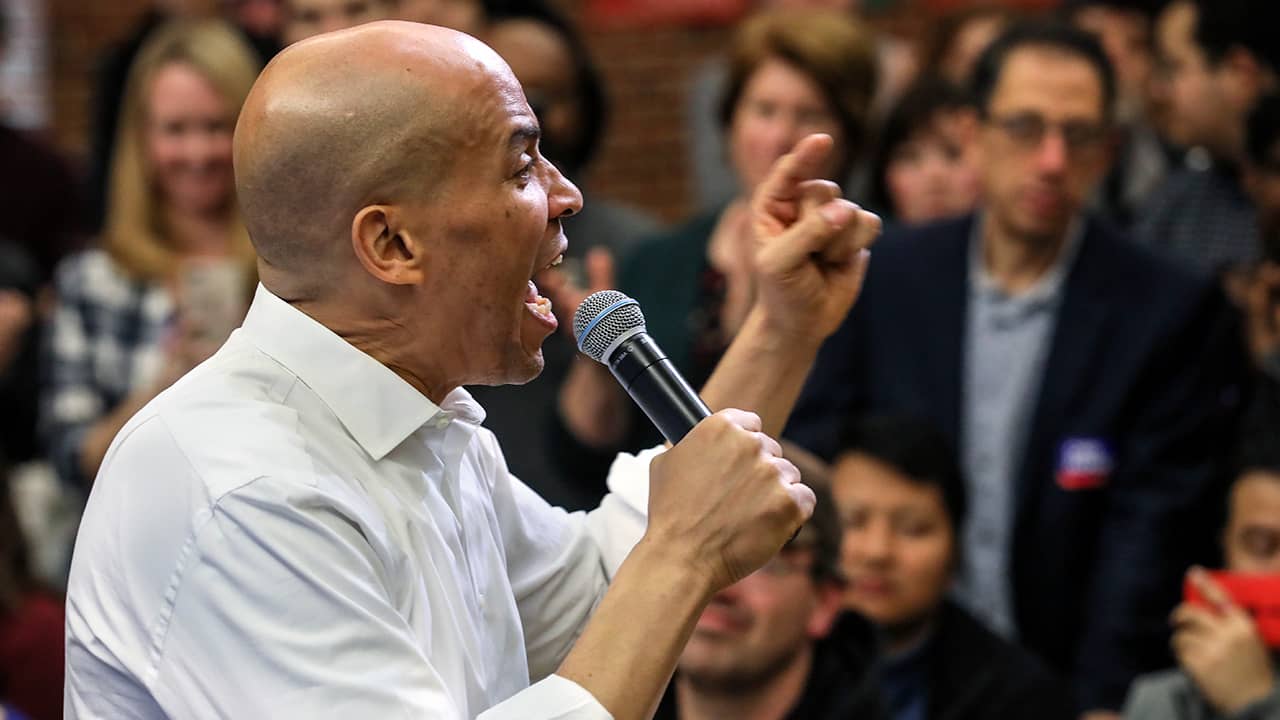 Picture of Sen. Cory Booker exhorting a crowd