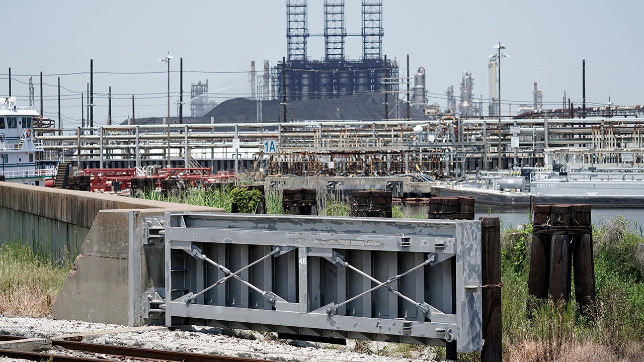 Photo of a flood gate seawall that will be increased in Texas