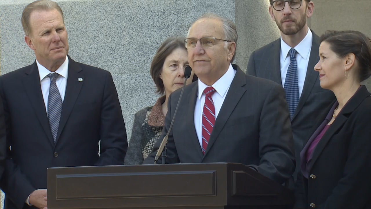 Photo of Fresno Mayor Lee Brand talking about homelessness in Sacramento