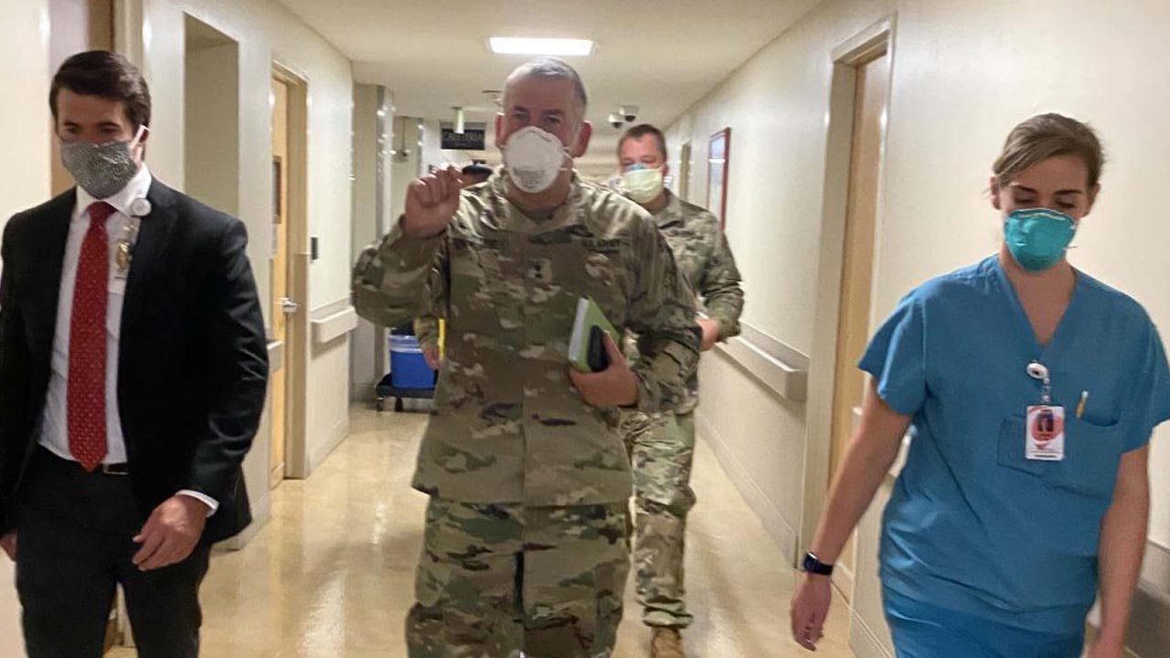 Image of Maj. Gen. Michael Stone visting Community Regional Medical Center in Fresno, California, and the military medical team deployed there to fight the coronavirus pandemic