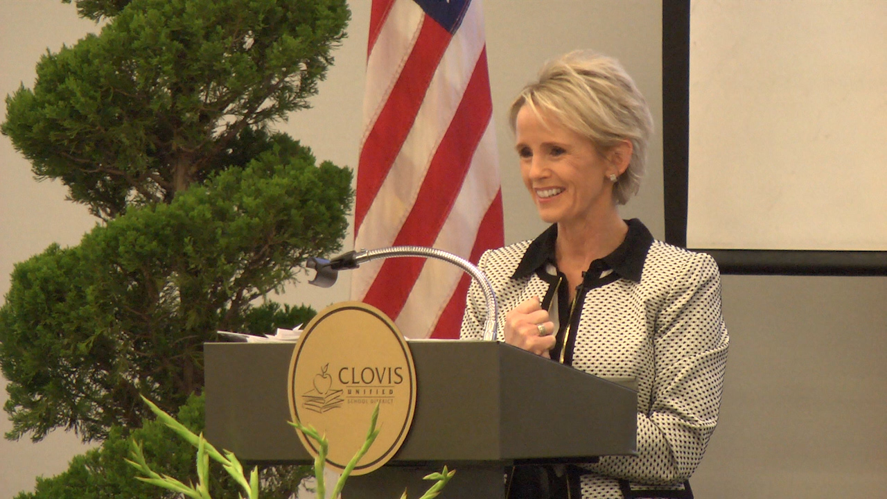 Photo of Clovis Unified superintendent Eimear O’Farrell speaking at a podium