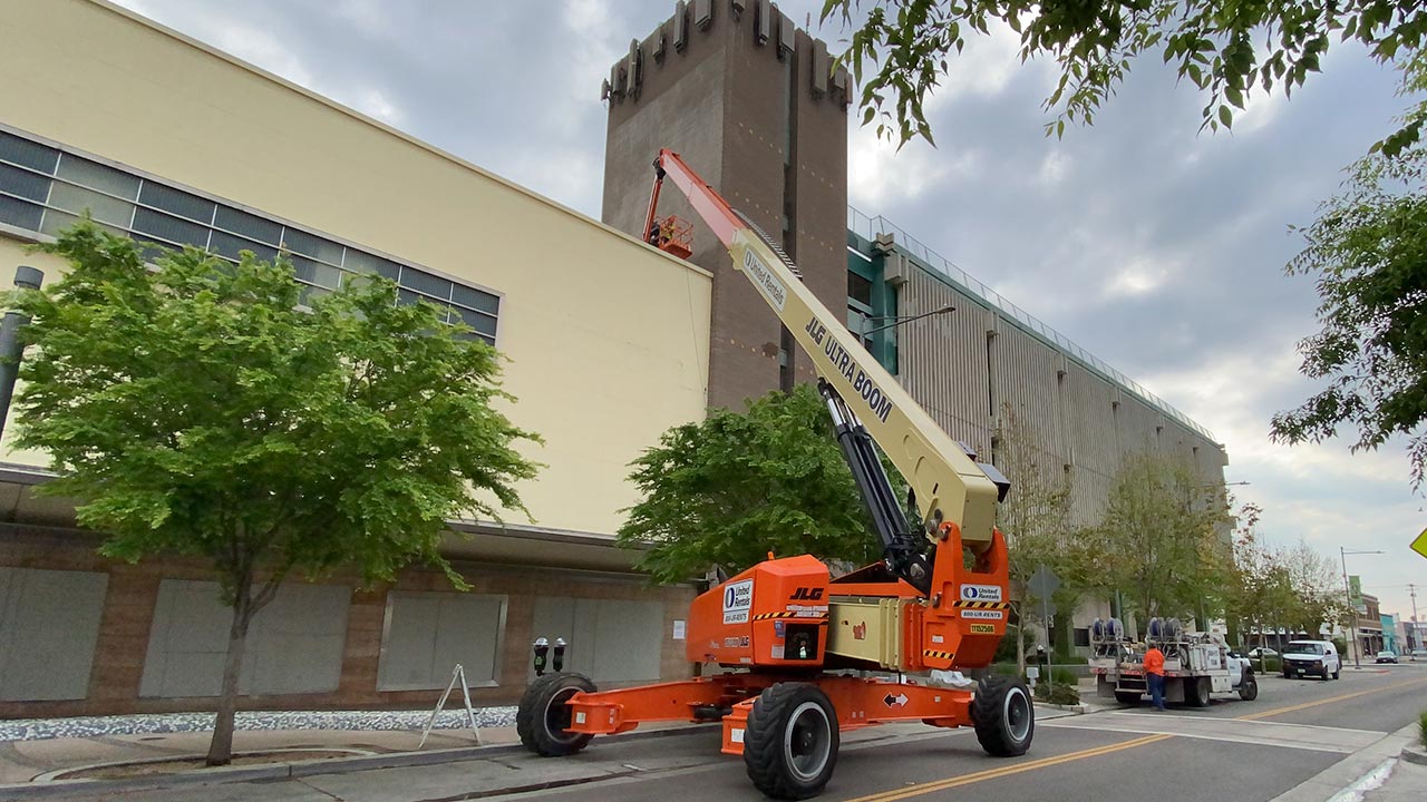 Giant Graffiti Tag on Fresno Landmark Finally Removed. How Was it