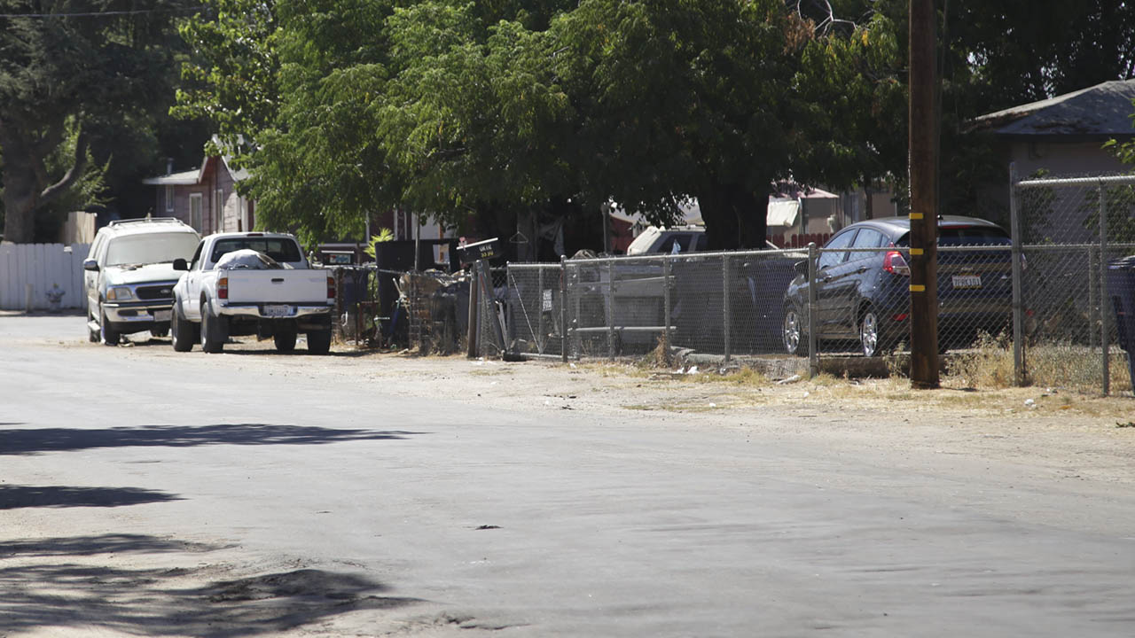 Residential street in Highway City