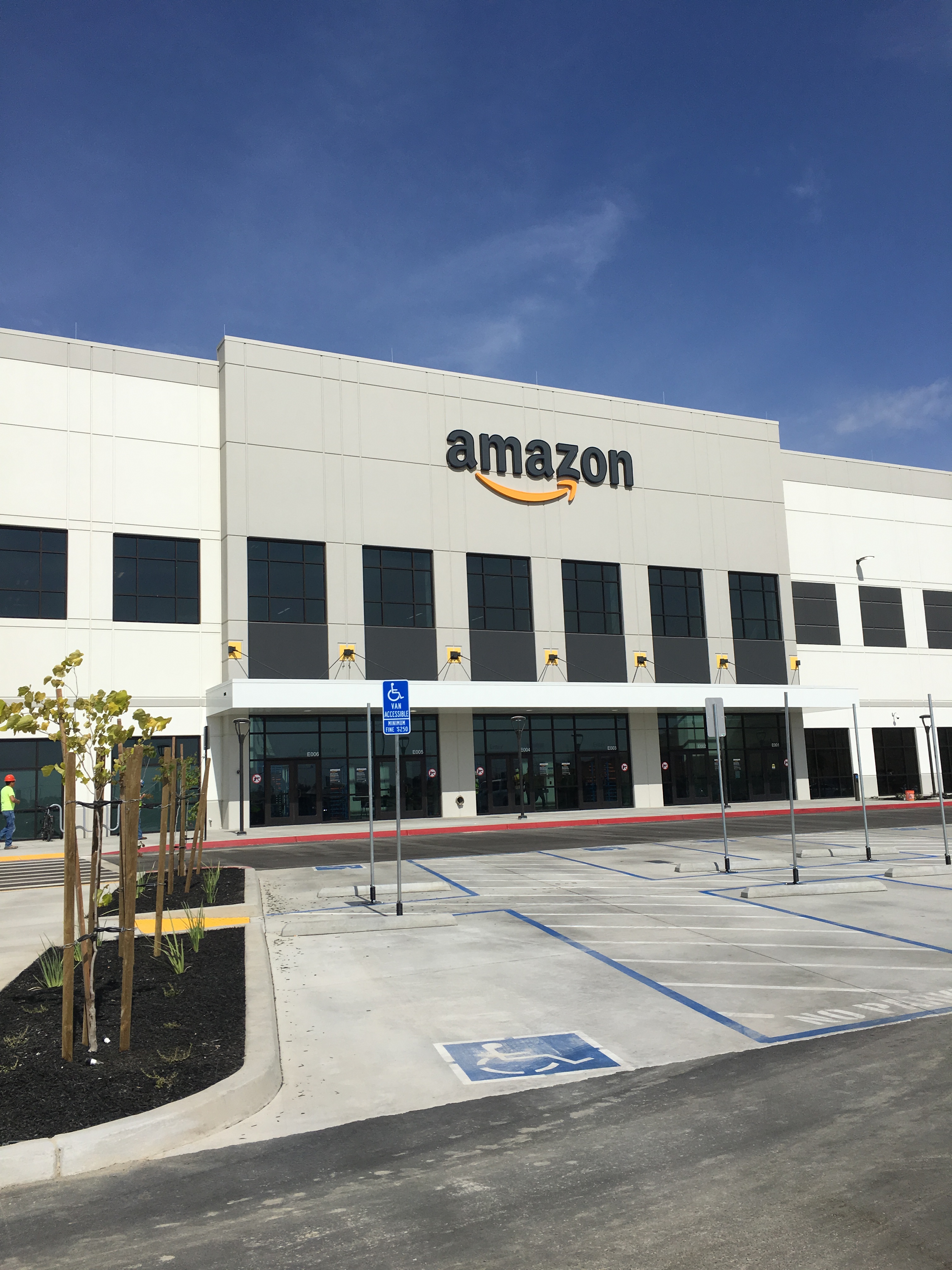 Amazon fulfillment center in Fresno