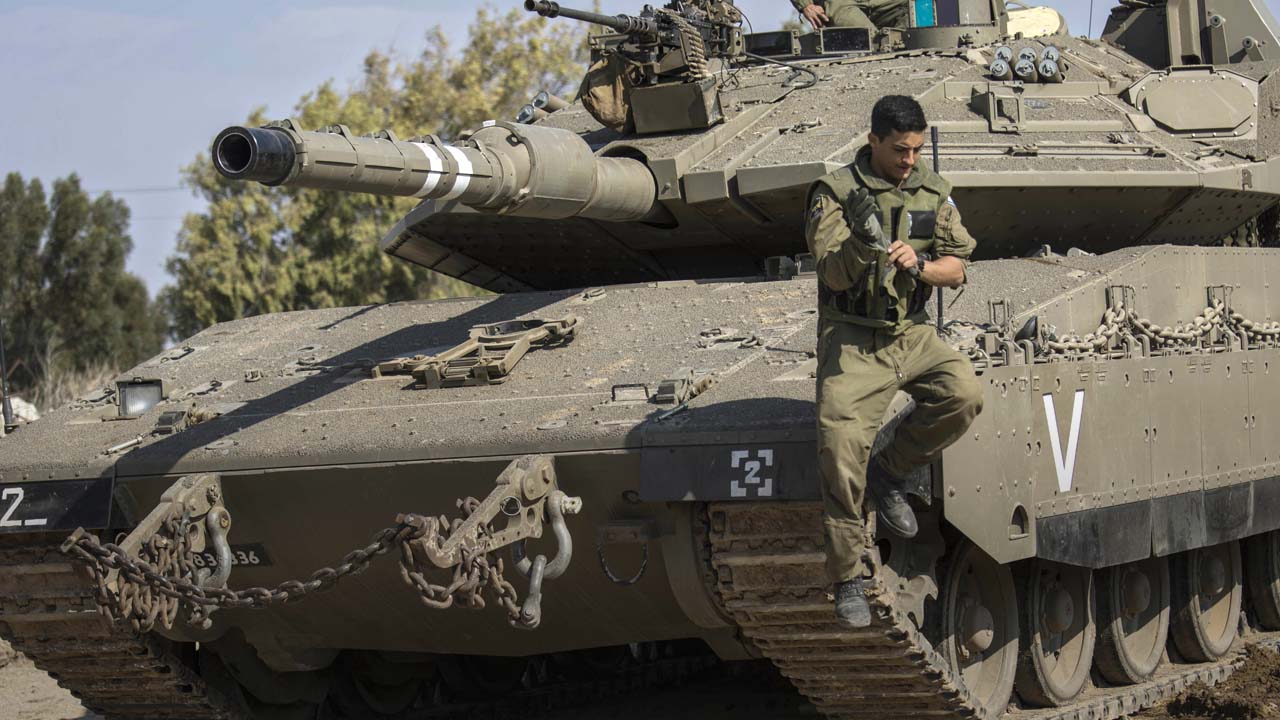 Photo of an Israeli tank and soldier