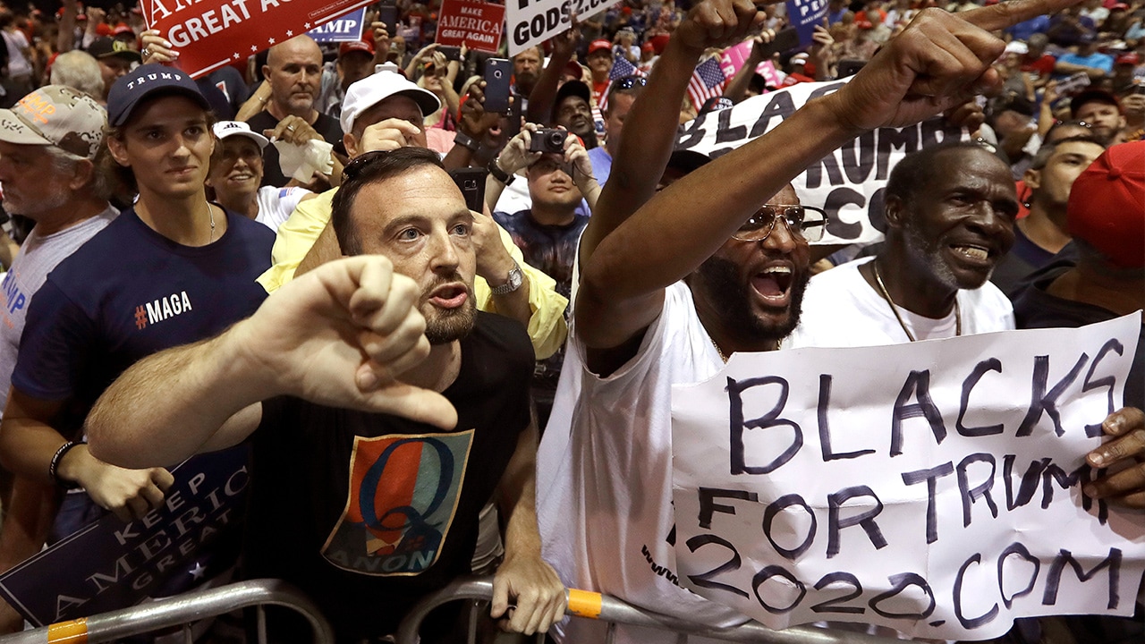Photo of Trump supporters before a rally in Florida