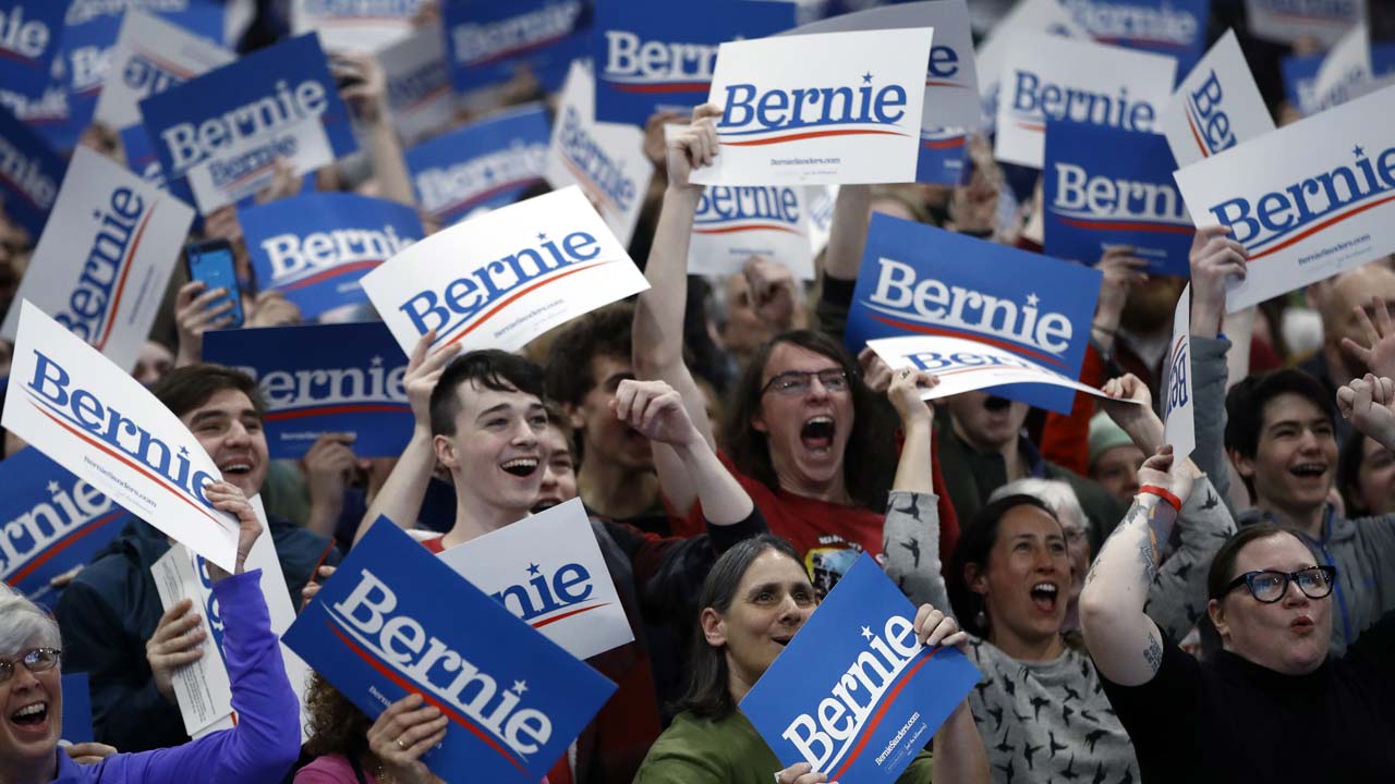 Photo of Bernie Sanders supporters