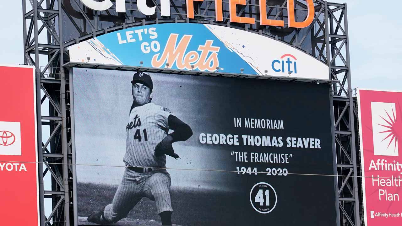 Photo of New York Mets tribute to Tom Seaver