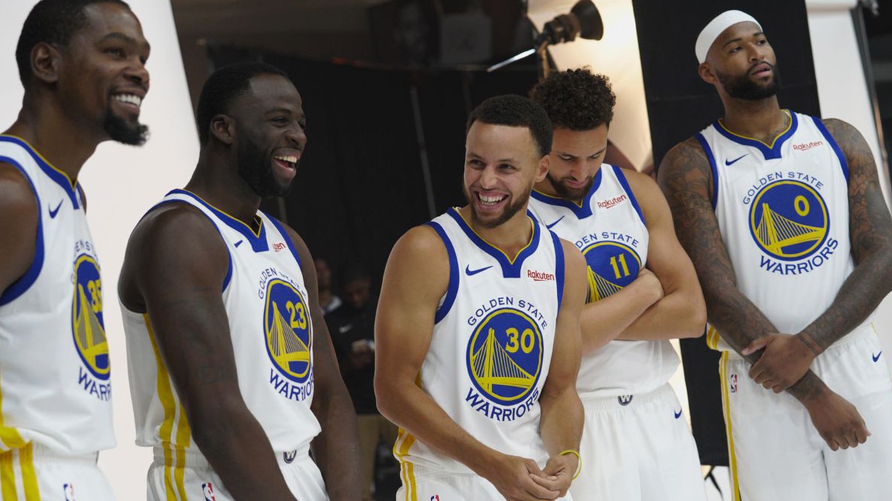 Photo of Warriors during Media Day photoshoots