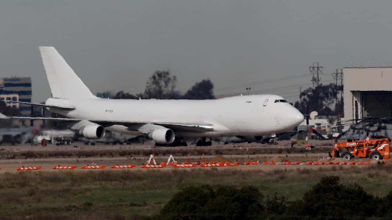 Photo of a plane carrying evacuees from the virus zone in China 