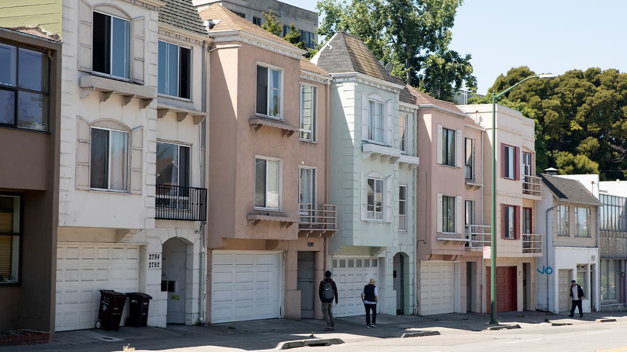 Photo of apartments in Oakalnd