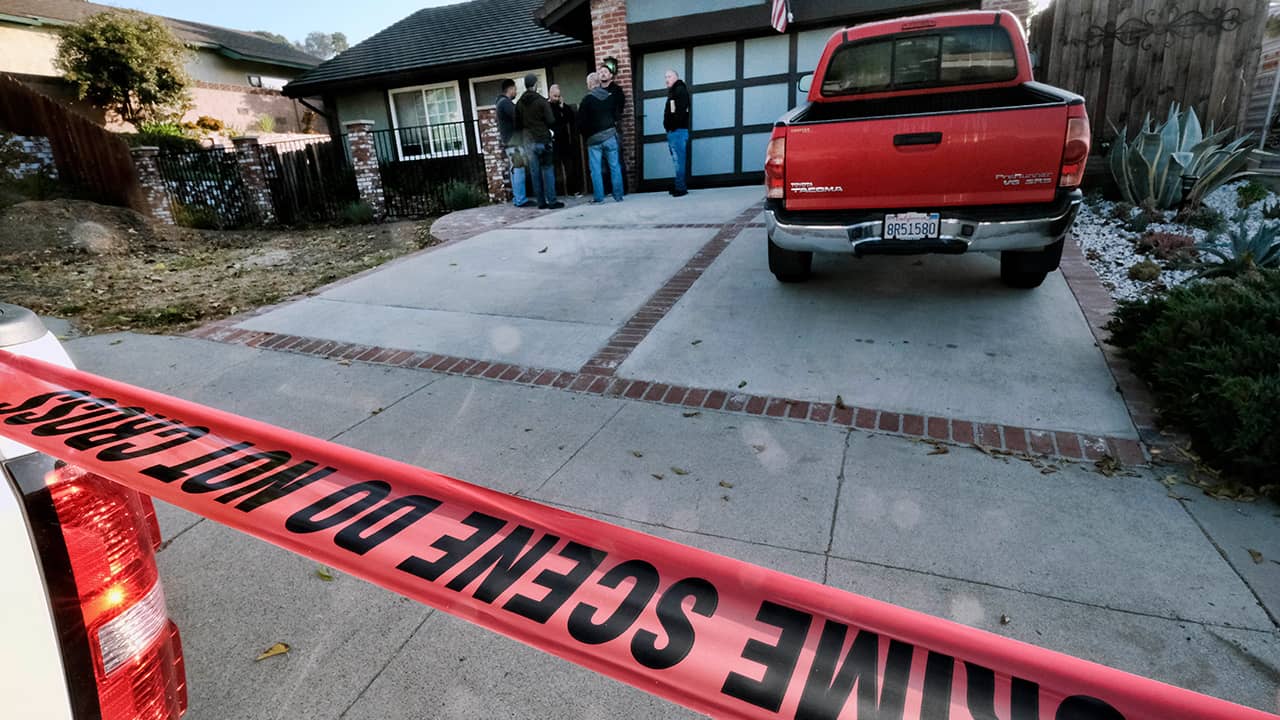 Photo of Ventura County Sheriff's deputies outside the house of gunman David Ian Long