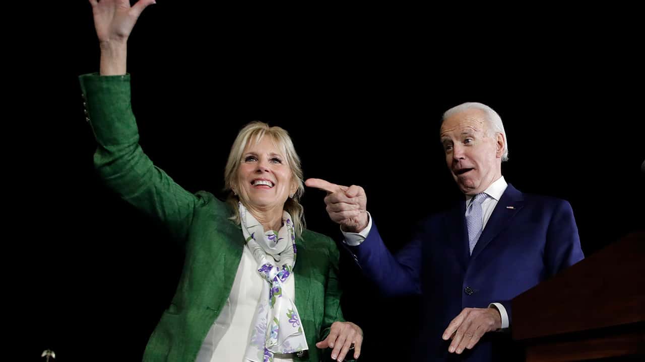 Photo of Joe Biden and his wife 