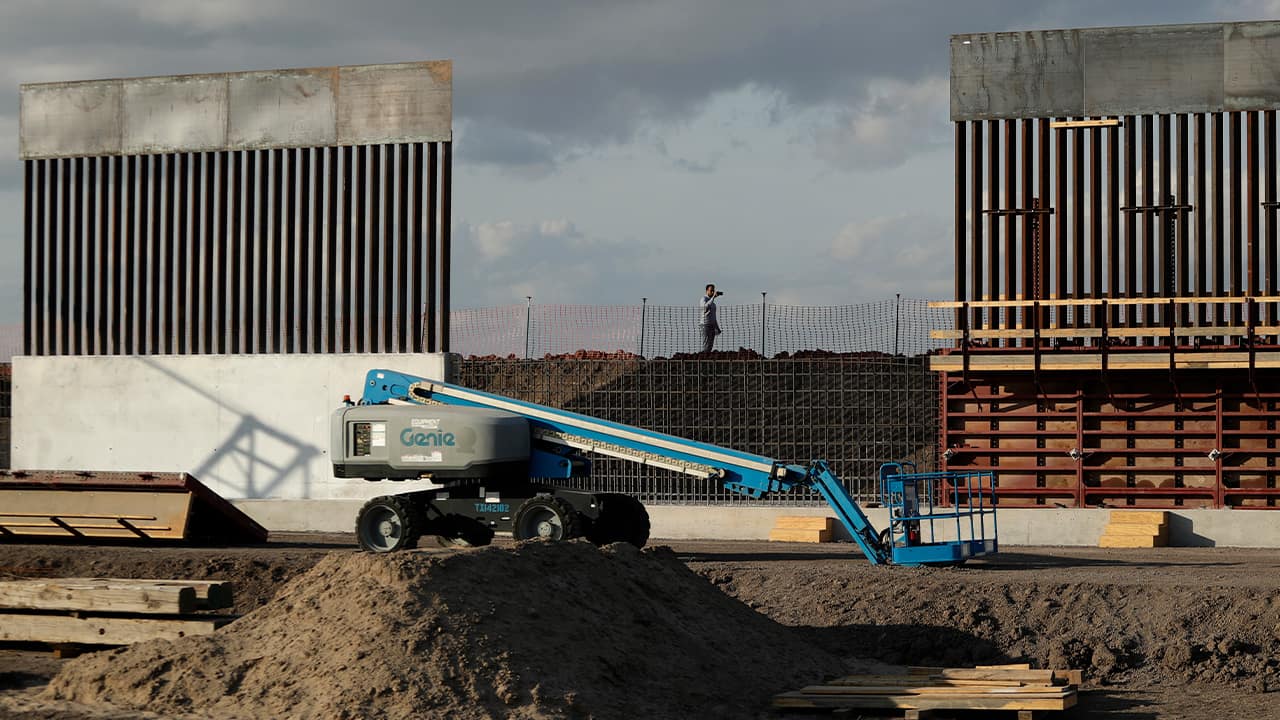 Photo of border wall construction in Donna, Texas