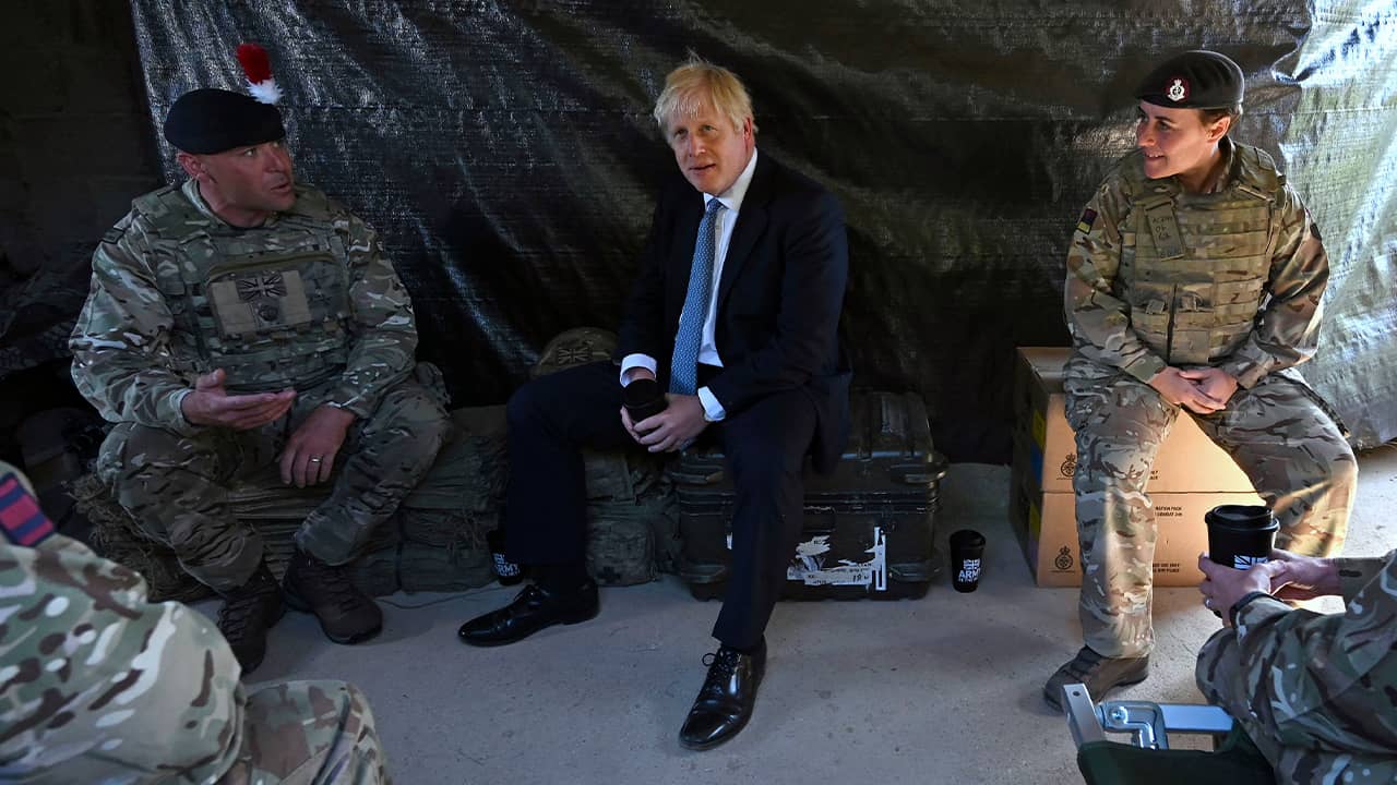 Photo of Boris Johnson meeting with military personnel 
