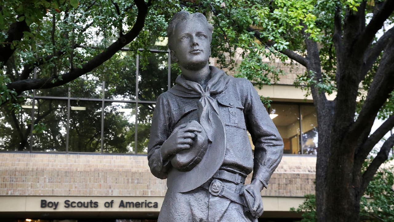 Photo of a Boy Scouts of America statue 