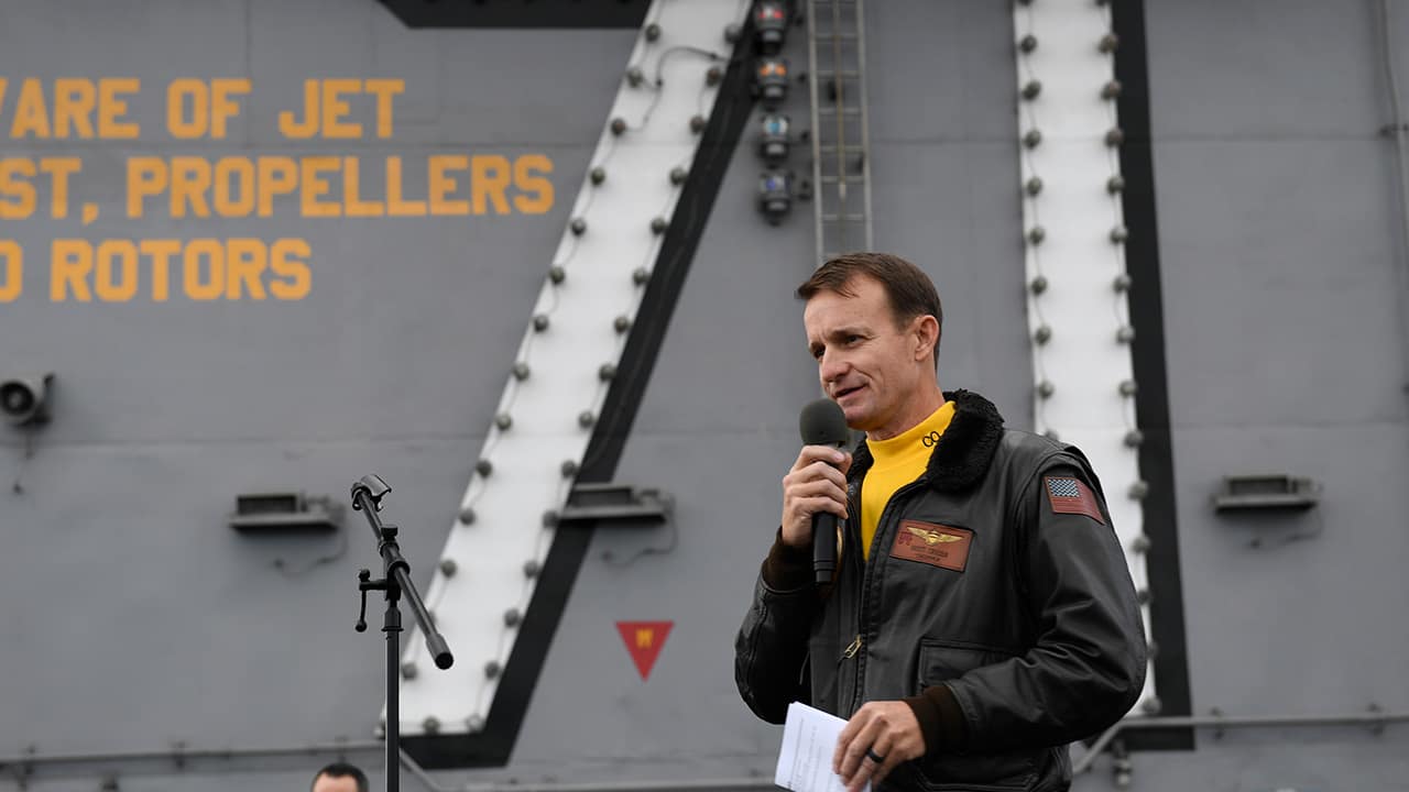Photo of U.S. Navy Capt. Brett Crozier 