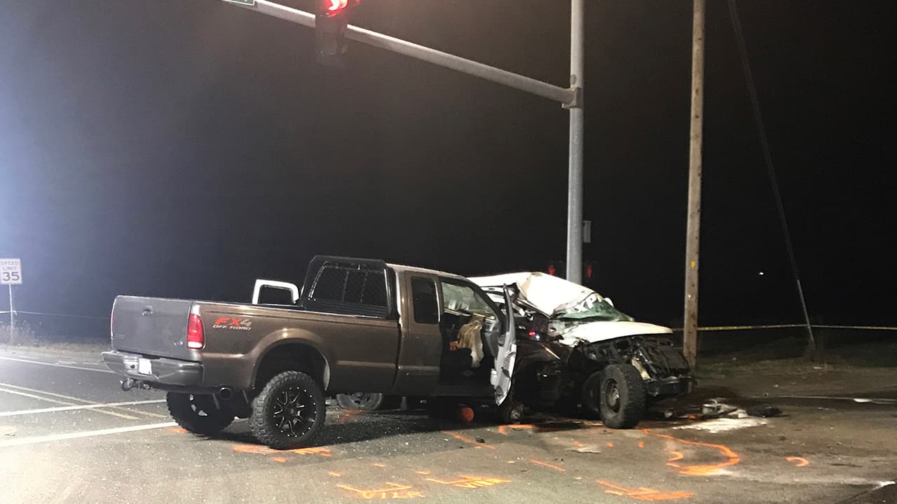 Photo of the scene of a deadly van crash in Salem, Ore. 