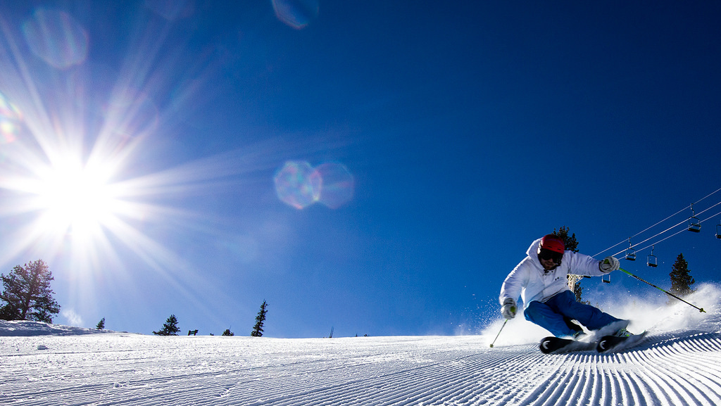 Photo of a skier coming down the slopes at China Peak