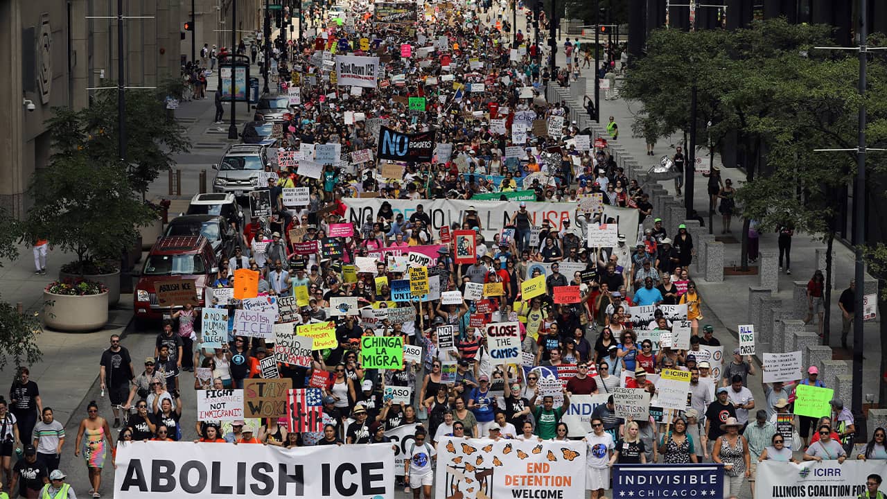 Photo of ICE protest in Chicago 