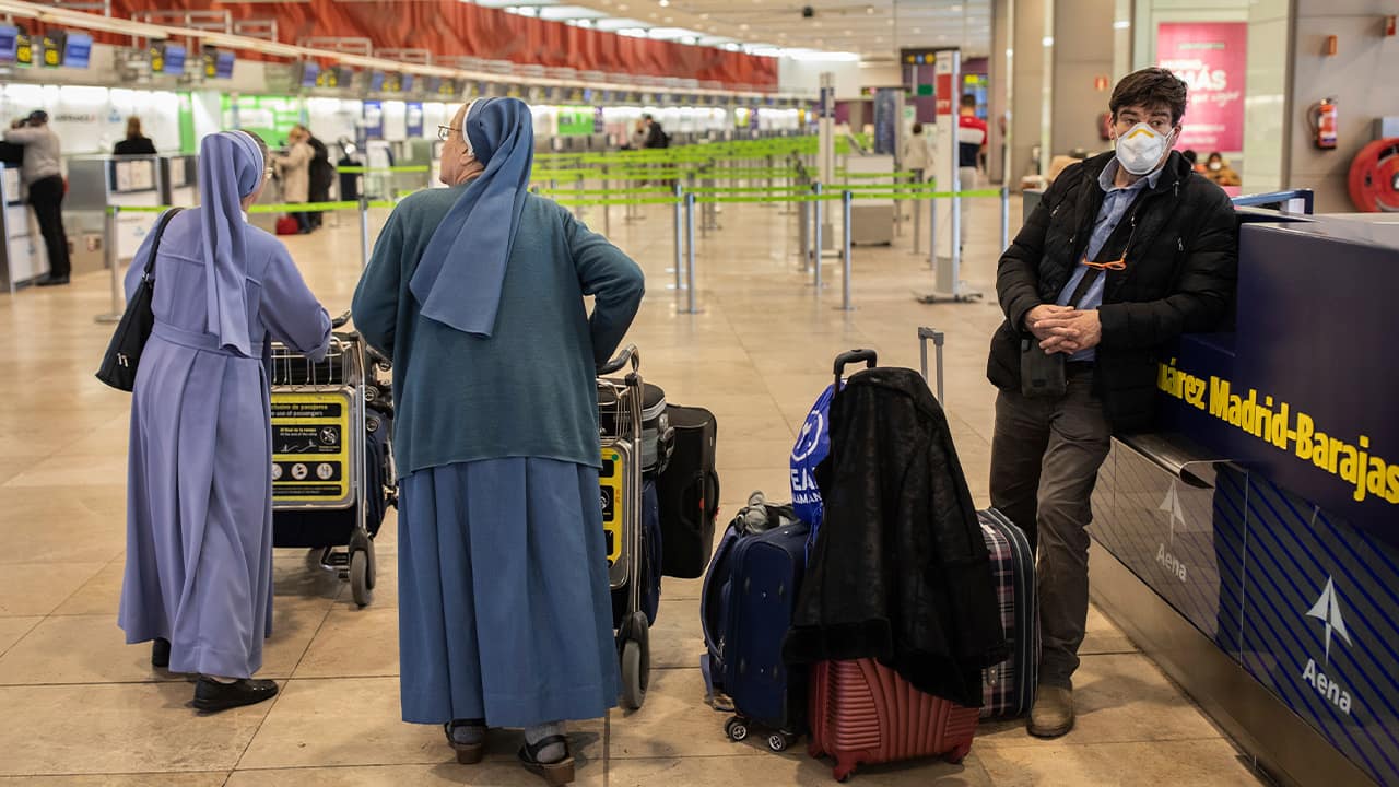 Photo of passengers waiting at Adolfo Suarez-Barajas international airport in Madrid 