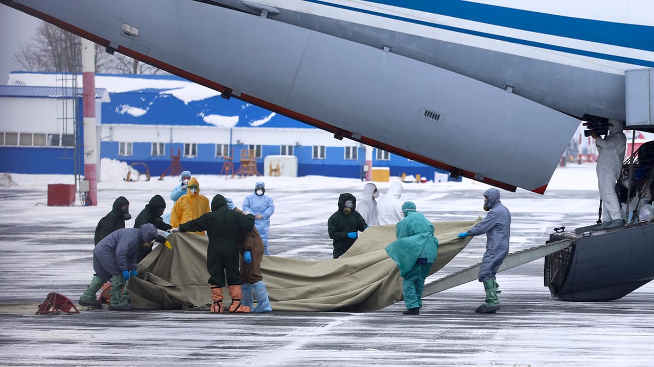 Photo of medical workers preparing to meet 80 people in Russia