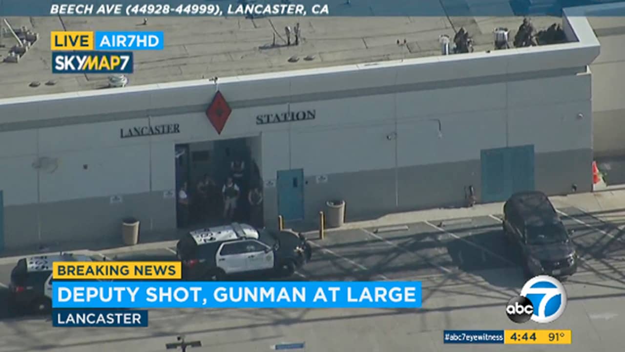 Photo of the outside of LA County sheriff's station in Lancaster