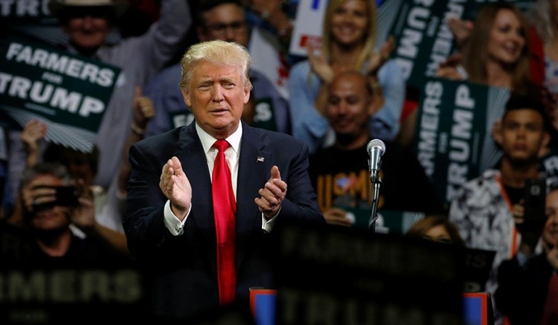 Photo of Donald Trump at his 2016 campaign stop in Fresno