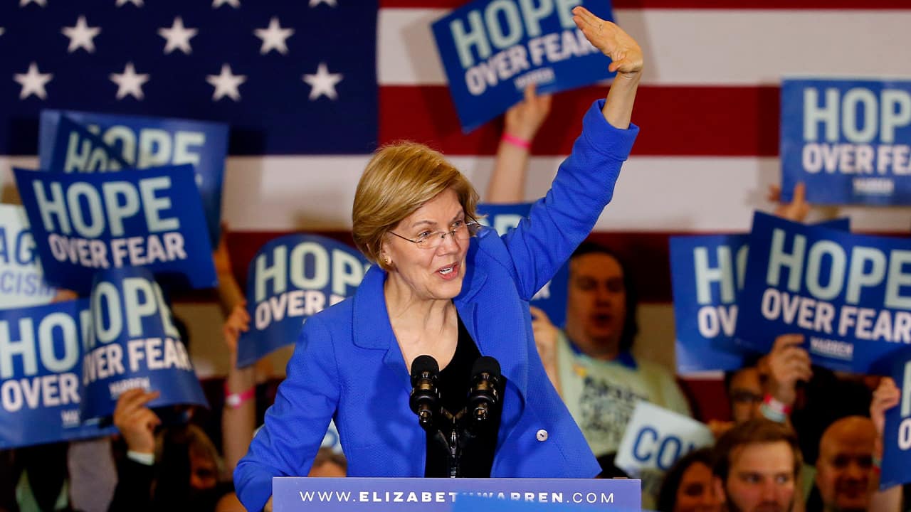 Photo of Elizabeth Warren 