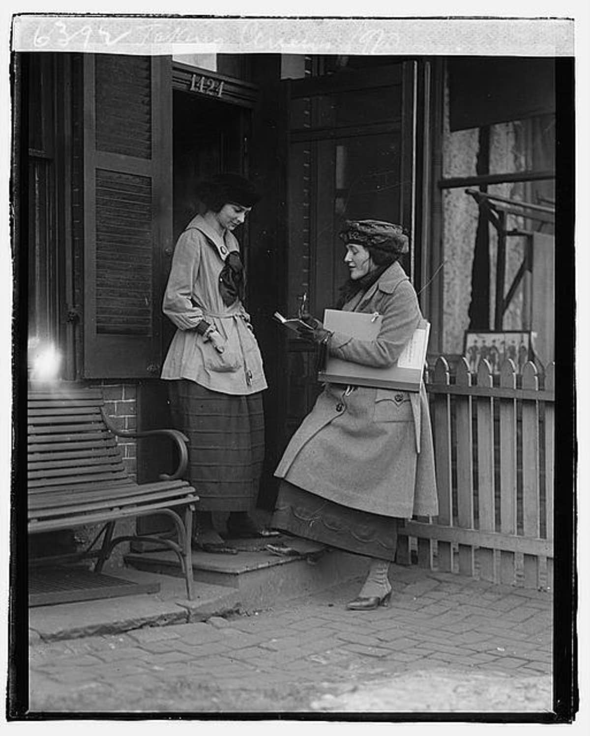 Photo of taking the Census in 1920