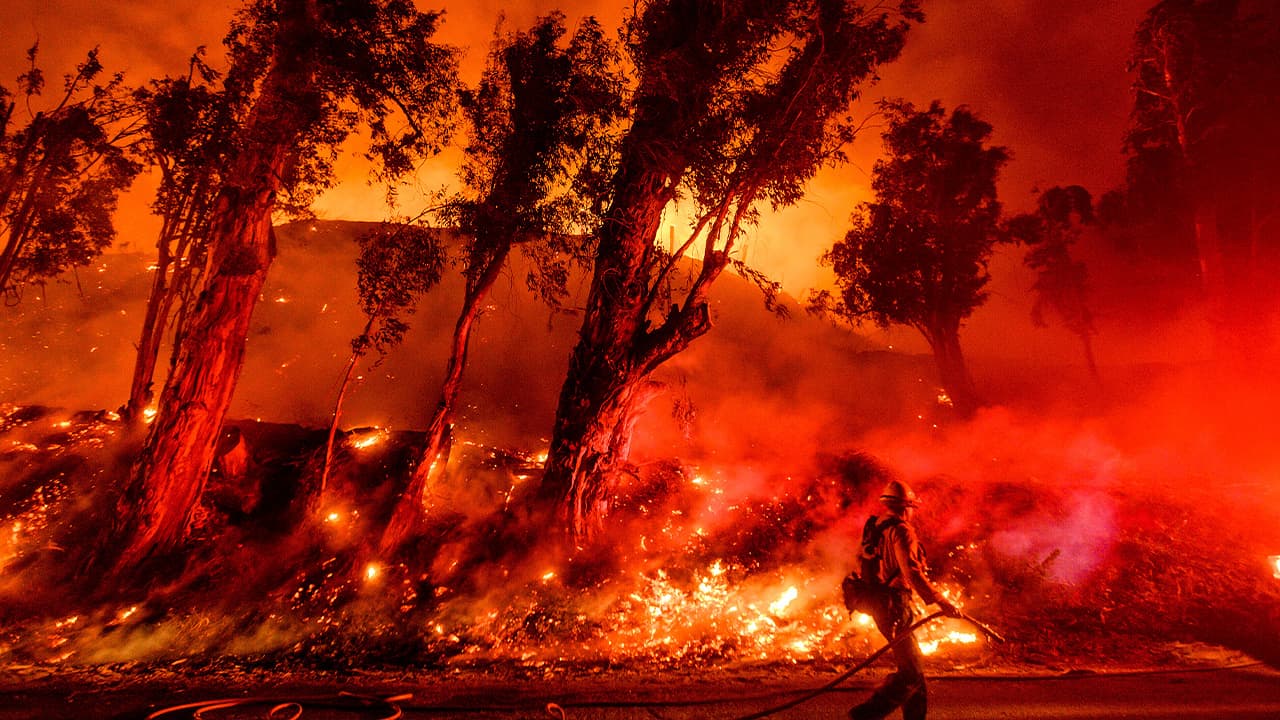 Photo of wildfire flames in Santa Paula, Calif.