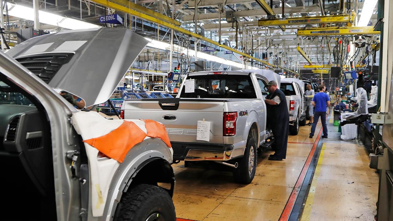 Photo of auto workers in Dearborn, Mich.
