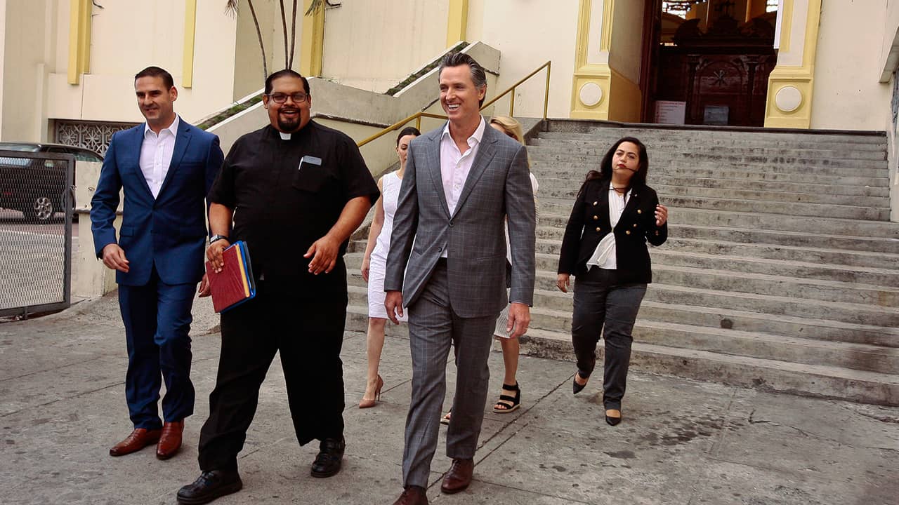 Photo of Gavin Newsom with San Salvador Mayor Ernesto Muyshondtof