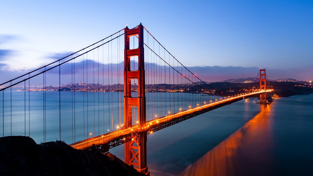 Photo of the Golden Gate Bridge symbolizing California's greatness