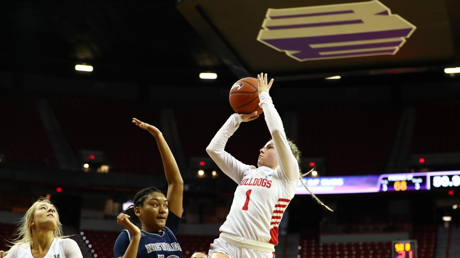 Fresno State's Haley Cavinder pulls up for a shot against Nevada