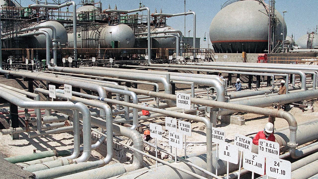 Photo of Aramco refinery in Saudi Arabia
