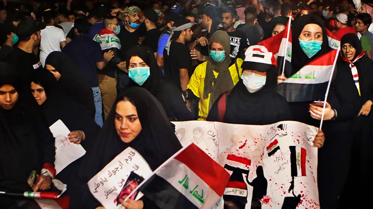 Photo of anti-government protesters gather near Basra 