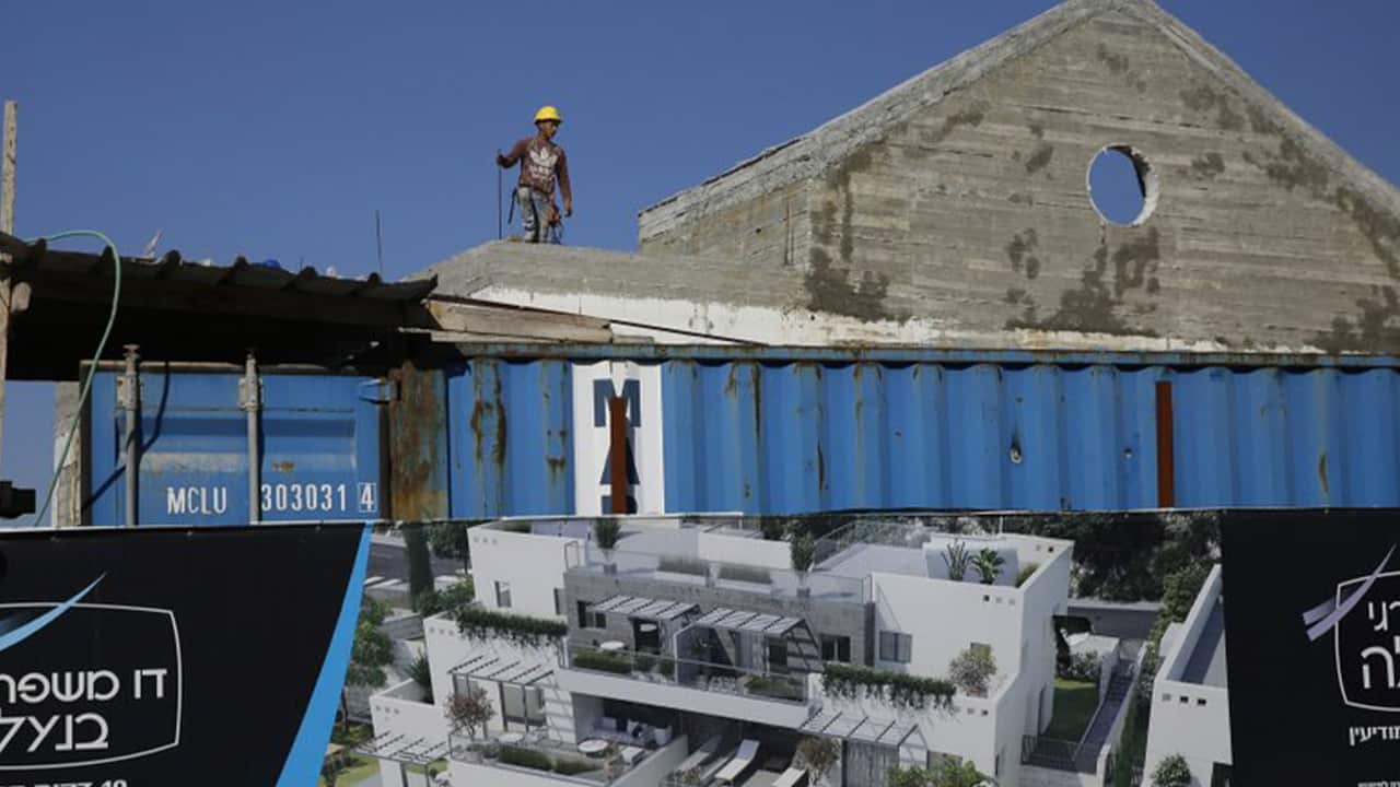 Photo of a Palestinian worker