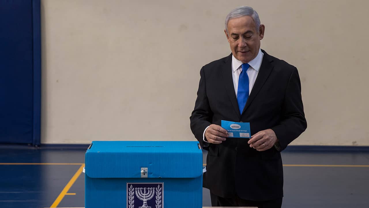 Photo of Benjamin Netanyahu at a voting station in Israel