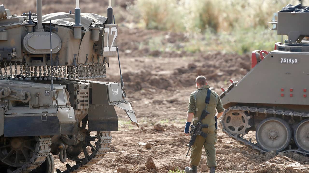 Photo of Israeli solder at the Israel Gaza border