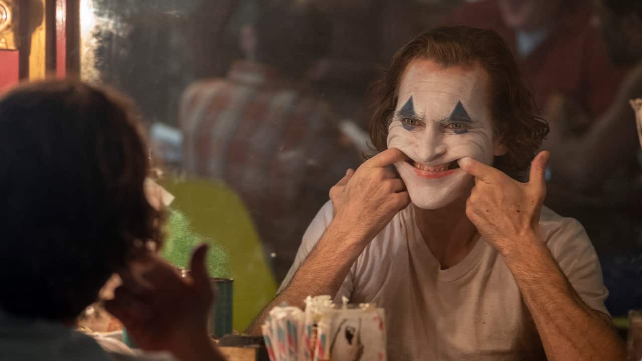 Photo of Joaquin Phoenix as the Joker
