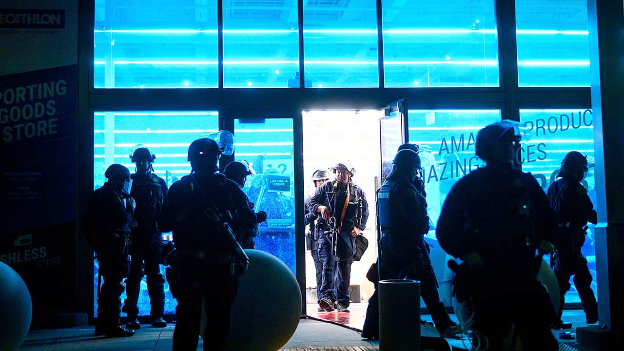 Photo of police officers 