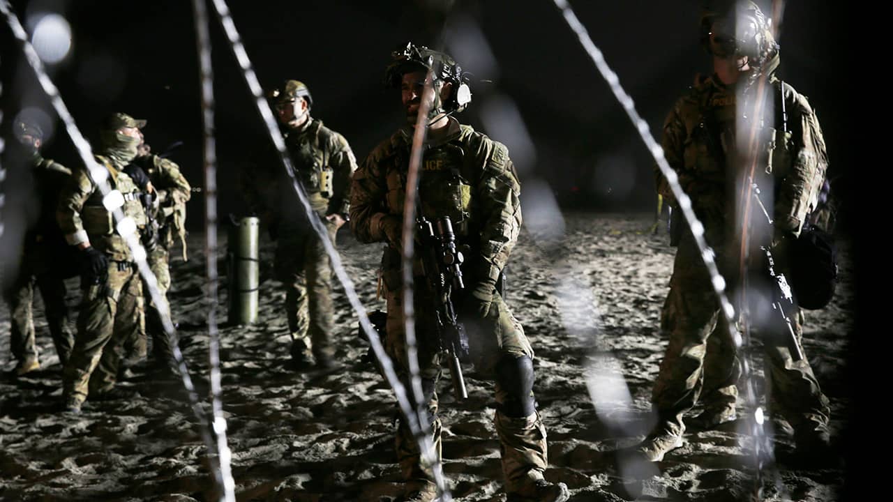 Photo of U.S. border patrol agents