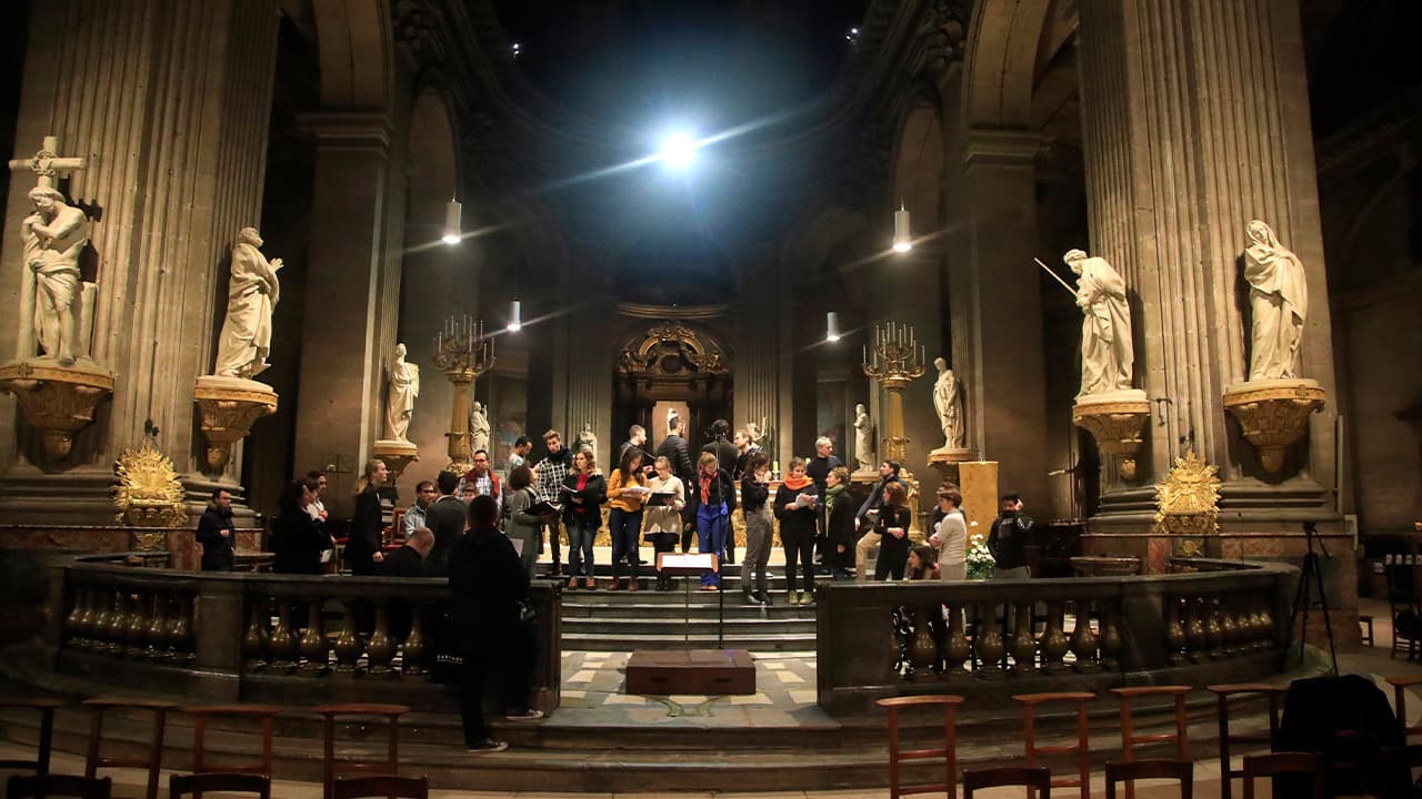 Photo of members of the Notre Dame cathedral choir