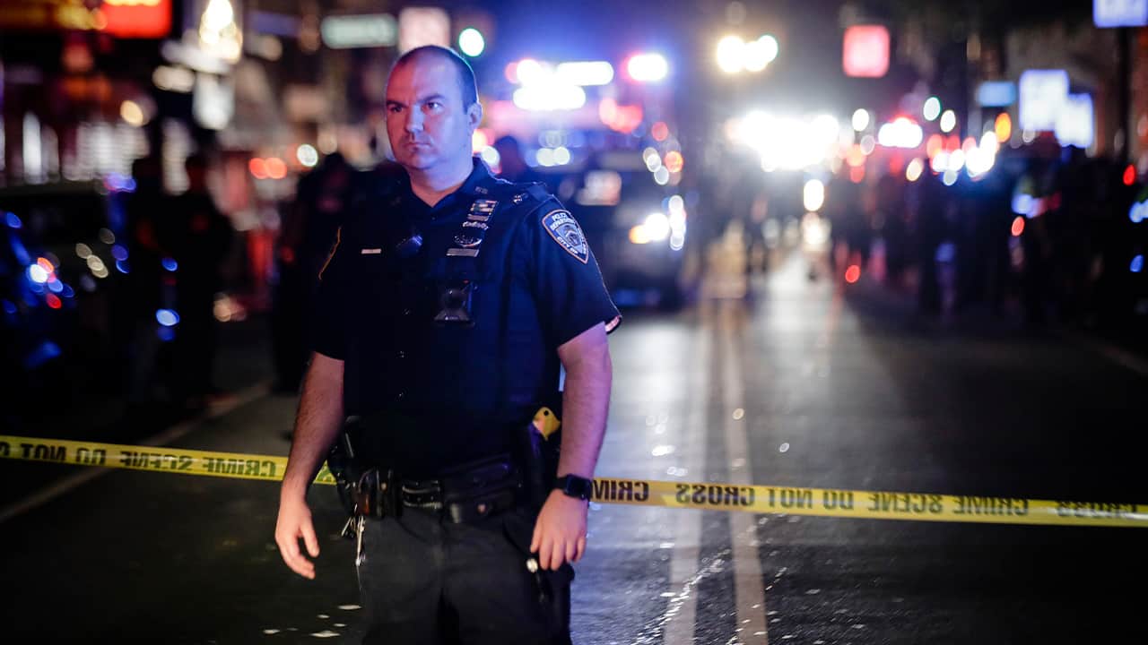 Photo of an NYPD officer