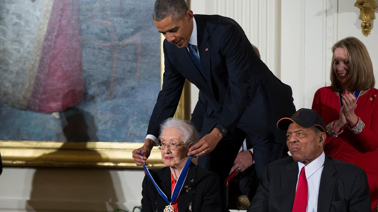 Photo of President Barack Obama presenting the Presidential Medal of Freedom to NASA mathematician Katherine Johnson